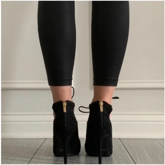 Marc Fisher -Elegant Black Stiletto Heels size 10 - Picture 3 of 9